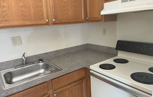 2 beds, 1 bath, 900 sqft, $1,425, Unit 716