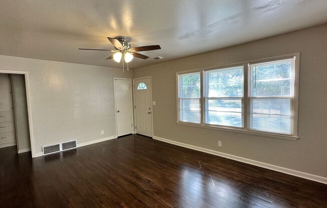 2 beds, 1 bath, $825