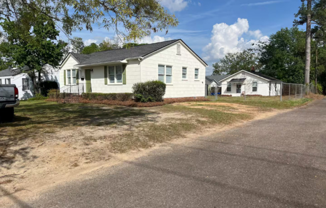 Charming Fully Furnished 1 Bedroom Cottage in Downtown Augusta – All Utilities Included!
