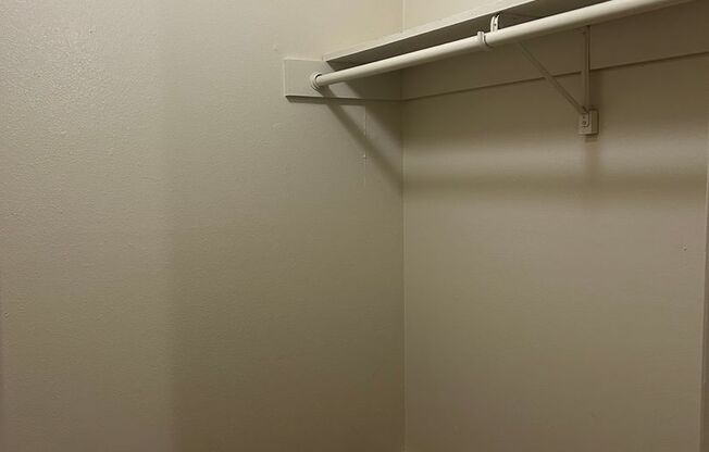 2 beds, 1 bath, 888 sqft, $1,825