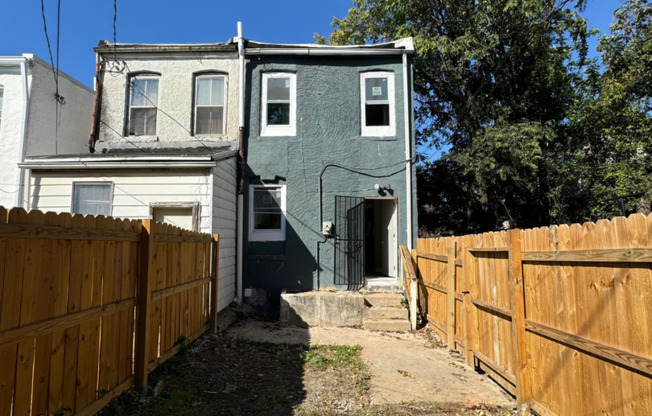 3 beds, 1 bath, $1,650