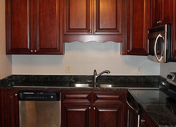 NEWLY RENOVATED 3 BEDROOM ON HABERSHAM/ E32