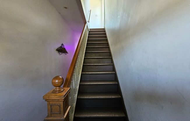 Spacious 3 bedroom 1 bathroom Apartment for rent!