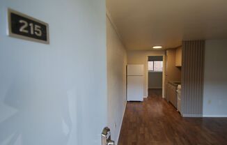 1 bed, 1 bath, 350 sqft, $1,195, Unit 215