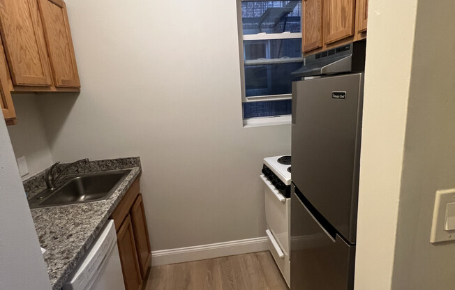 2 beds, 1 bath, $3,450, Unit 201