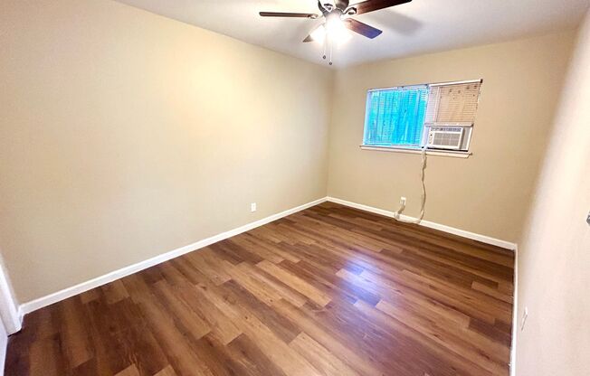 2 beds, 1 bath, $1,075