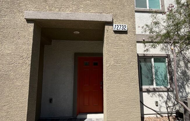 Must See Townhome in Henderson!