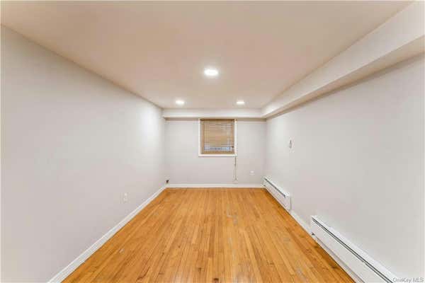 1 bed, 1 bath, 700 sqft, $1,800