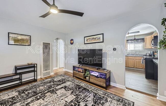 5290 W 24 AVE