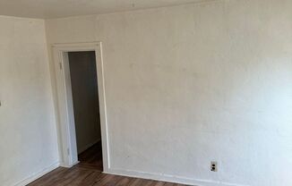 1 bed, 1 bath, $1,200, Unit (195)   3