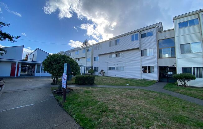 1 bed, 1 bath, 491 sqft, $1,025, Unit Unit 317