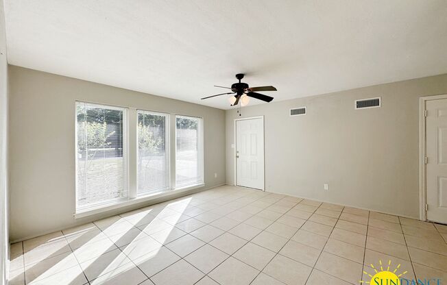 Lovely 3 Bedroom Home Centrally located in Fort Walton Beach Home!
