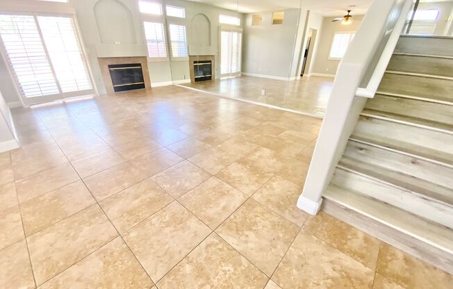 STUNNING 2 BEDROOMS 2.5 BATHROOMS TWO STORY TOWNHOUSE IN GATED COMMUNITY!