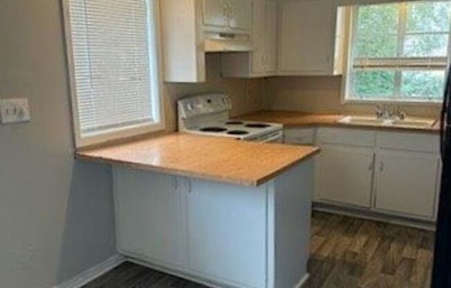 3 beds, 1 bath, $999