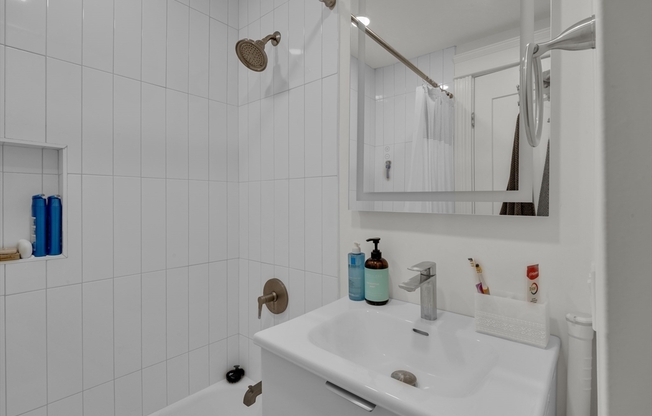 1 bed, 1 bath, 650 sqft, $3,000, Unit 501