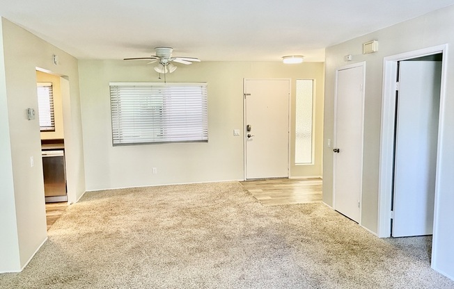 2530 Clairemont Dr 204