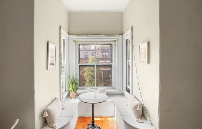 296 Marlborough St 1