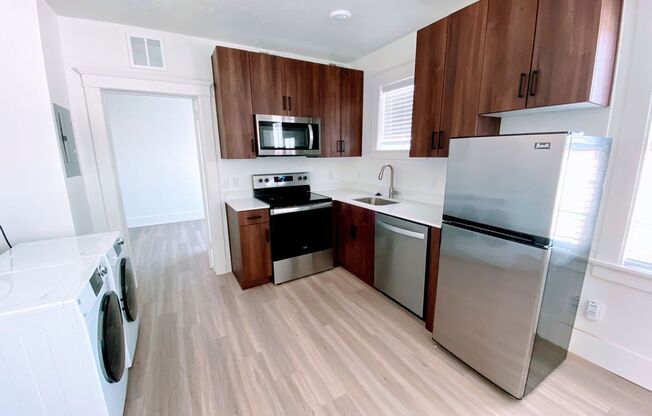 1 bed, 1 bath, 465 sqft, $1,249, Unit 13