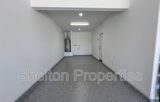 5217 N 79 DR