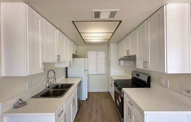 Condo & Newly Remodeled