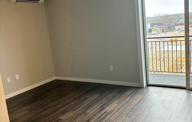 Studio, 1 bath, 565 sqft, $1,025, Unit 534