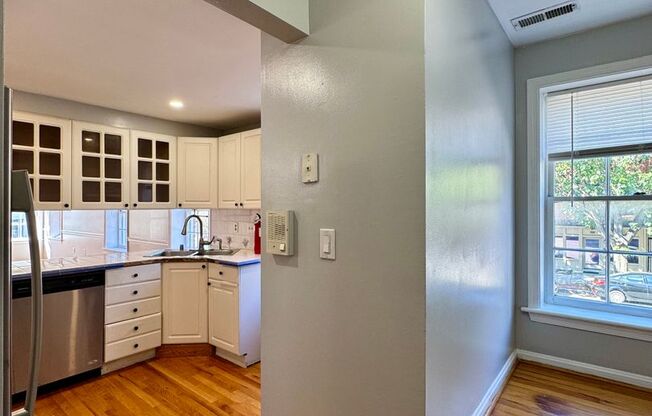 21 W MONTGOMERY ST