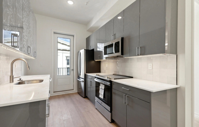 225 N 12th St