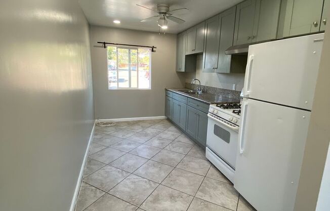 2 beds, 1 bath, 700 sqft, $1,895, Unit 3542 Unit C