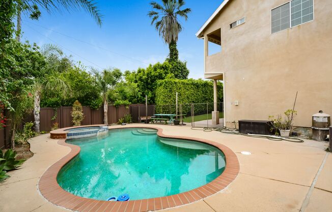 Gorgeous 3,000+ sq ft home in Glendora with Pool!