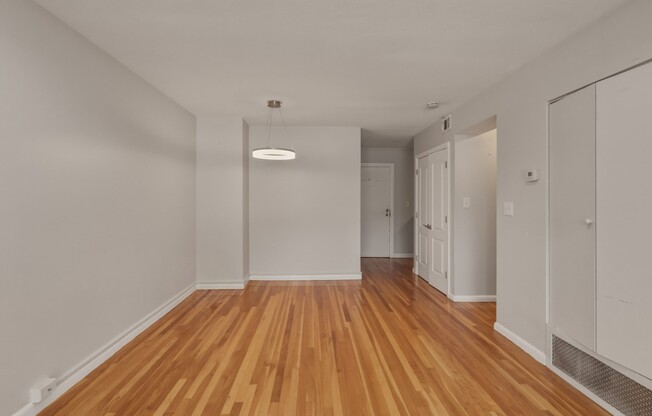 800 Hyde Park Ave