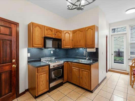 1 bed, 1 bath, 700 sqft, $2,400, Unit 1R