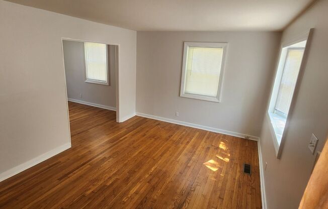 Beautiful 2BR / 1BA Apartment In Old Town/Five Points!