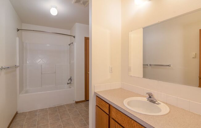 Studio, 1 bath, $900, Unit 700 3rd Street