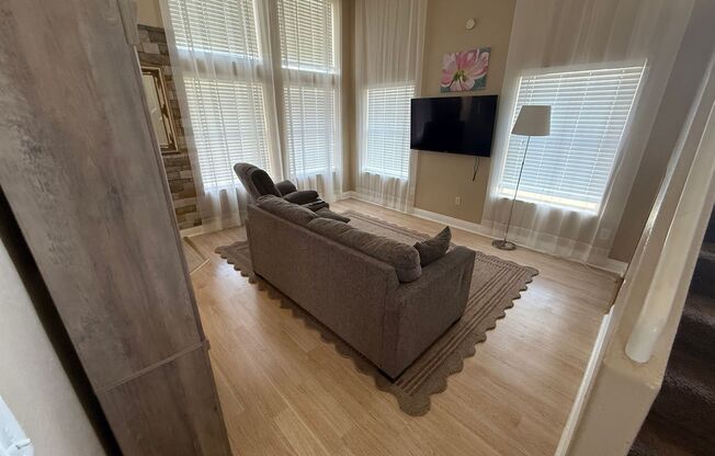 3 Bed 2.5 bath home; Minutes from the Strip