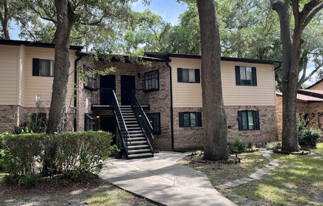 1734 FOXHALL CIR