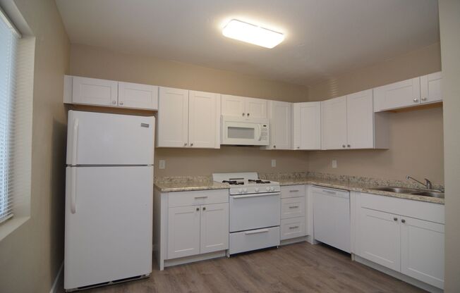 214-220 E. Laguna St.