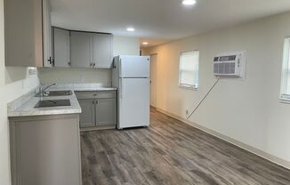 2 beds, 1 bath, 875 sqft, $1,300, Unit 22