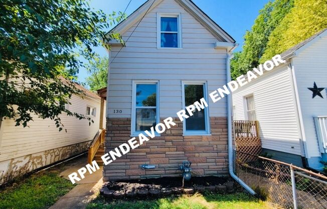 3Bed/1Bath Single Family Home !! In Lemay!!!