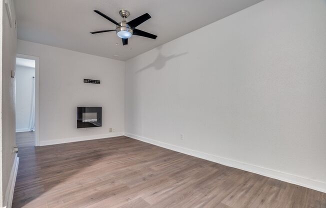 1 bed, 1 bath, $895, Unit 112