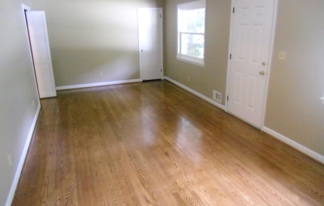 East Cobb 3BR Ranch w/Screen Porch