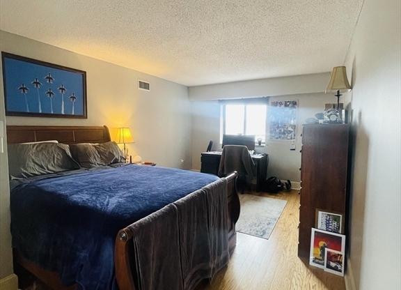 1 bed, 1 bath, 651 sqft, $3,200, Unit 906