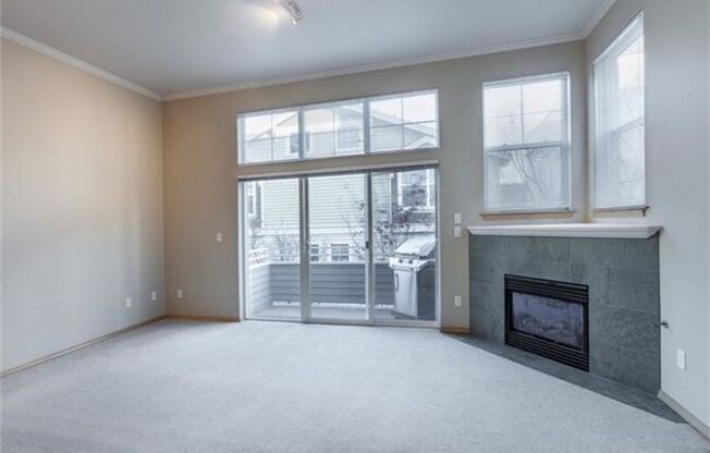 3 beds, 2.5 baths, $3,300, Unit #A