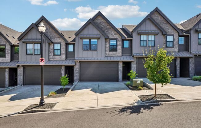 Luxury Townhome for Lease at the Courtyards at Hidden Crest - 7017 NE 132nd Way