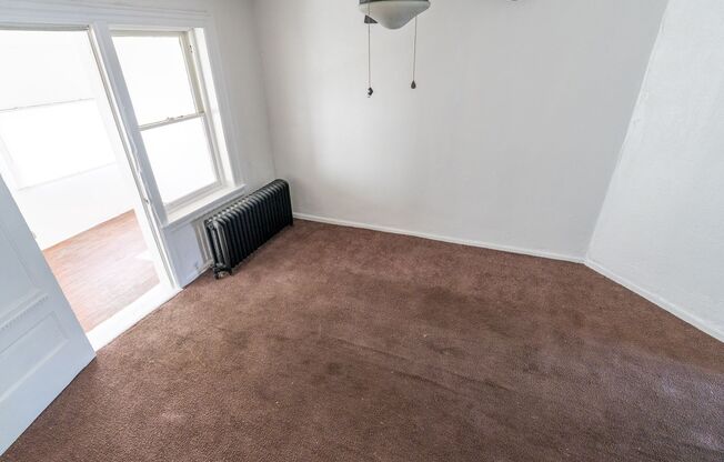 3 beds, 1 bath, $1,400