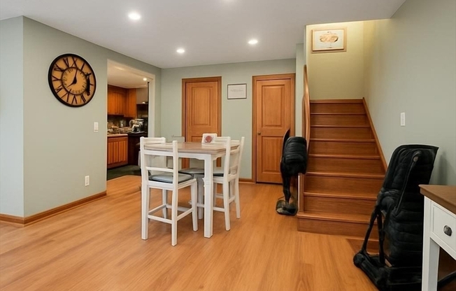 156 QUINCY SHR DR