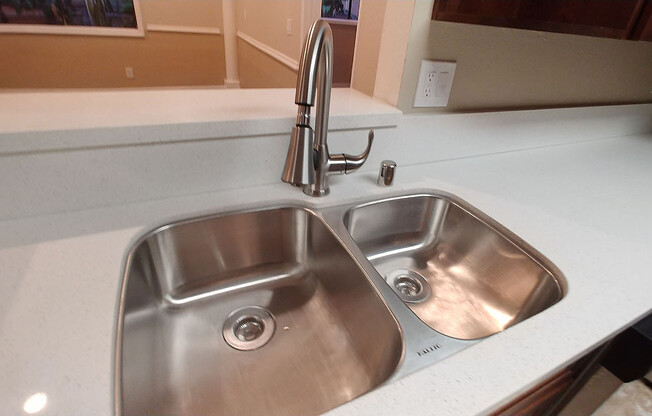 2 beds, 2 baths, 940 sqft, $2,795, Unit 212
