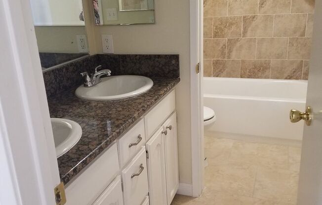 2 beds, 1 bath, 850 sqft, $1,740, Unit H-24