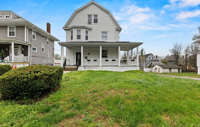 6BR / 5BA Single-Family Home | 2,663 Sq Ft | Private Driveway | Deck | $4,200/mo Spacious 6-bedroom, 5 full bathroom single-family home offering over 2,600 sq ft of living space in a convenient Baltimore location with excellent access to major commut