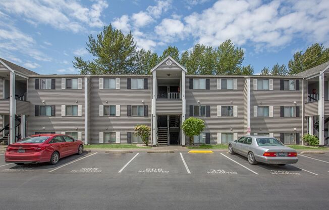 2 beds, 1 bath, 980 sqft, $1,445