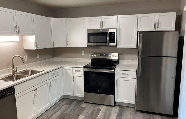 2 beds, 1 bath, 1,000 sqft, $1,595, Unit 1167-9